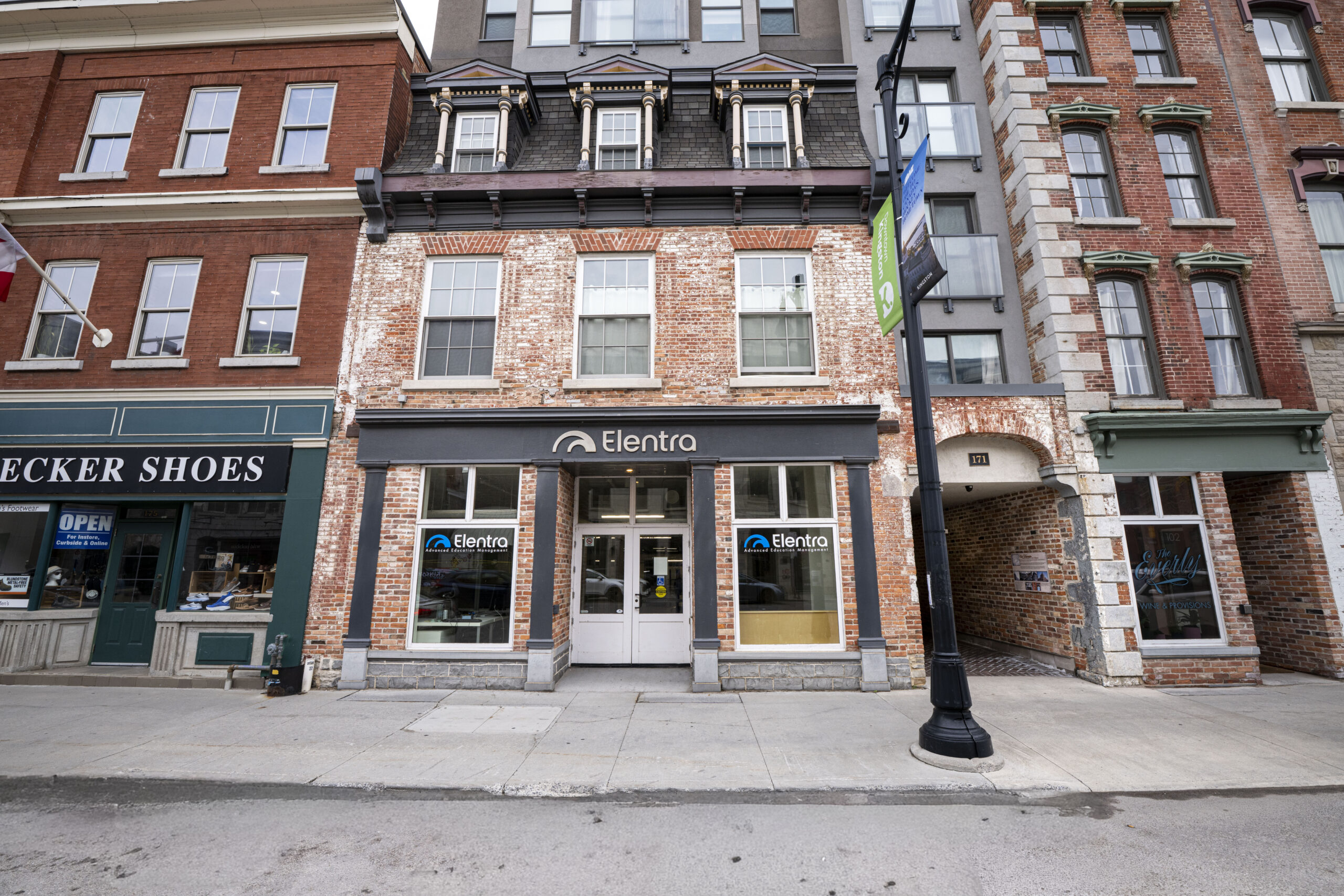 171 Wellington Street photo