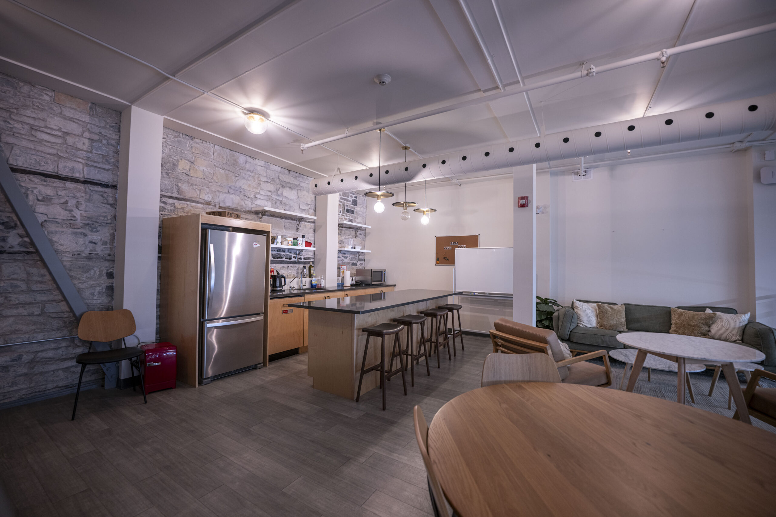 171 Wellington Street photo