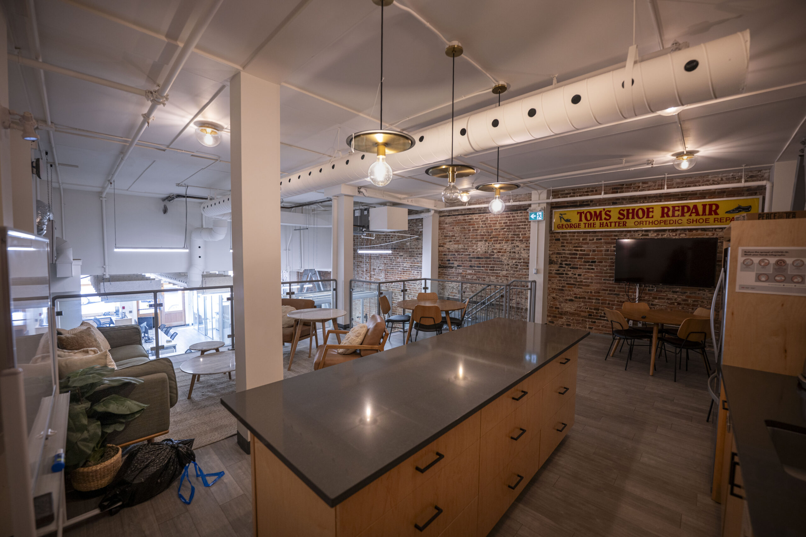 171 Wellington Street photo