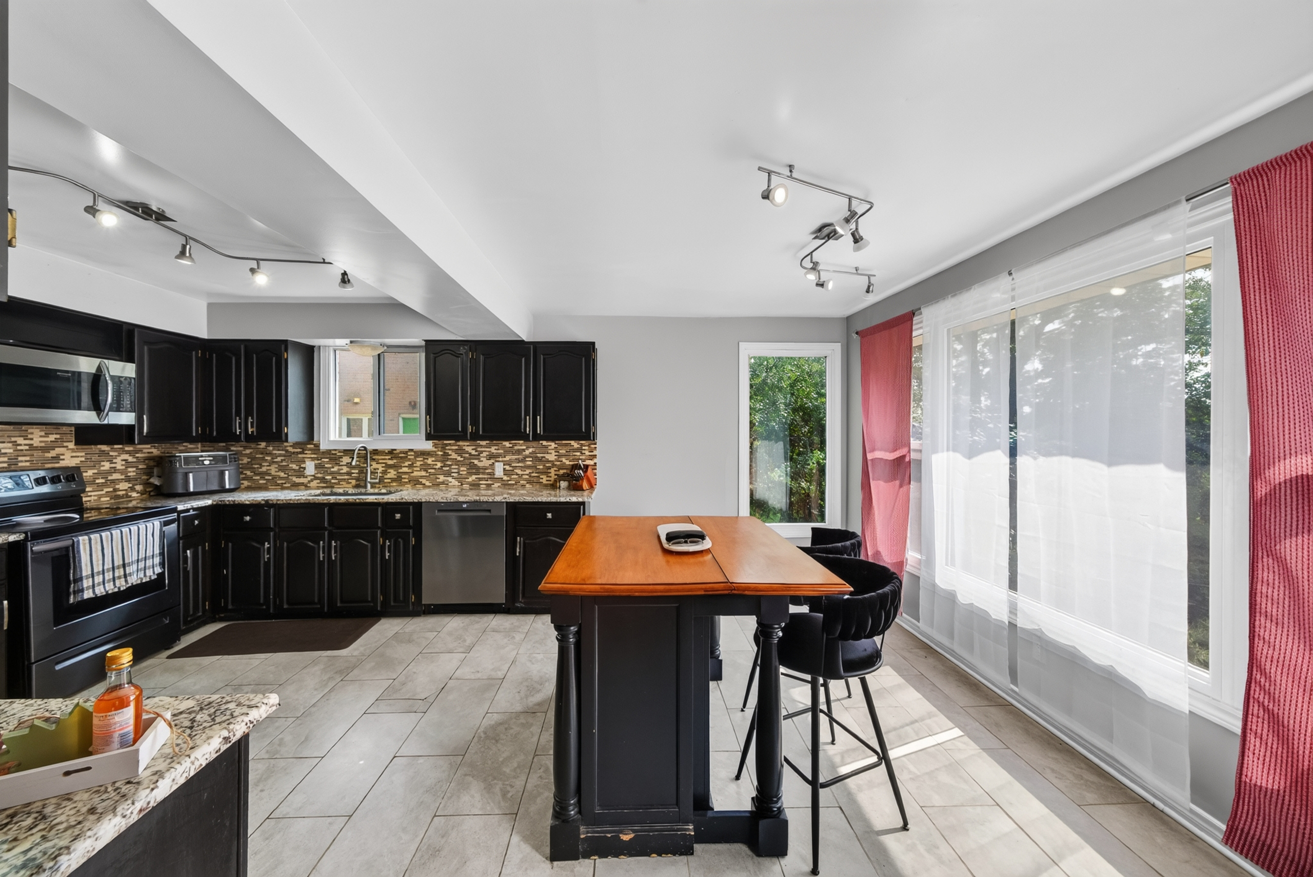 601 Forest Hill Drive interior